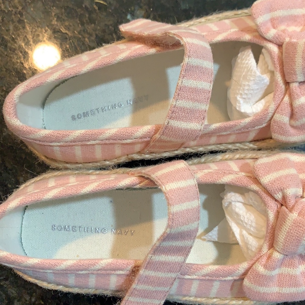 NWOT size 9 Espadrilles soft pink shoes with white stripes. New without tags